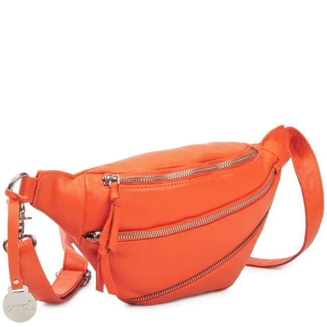 Priser på Style Ghita i smukt orangefarvet læder: Flot, cool bumbag i lækkert læder m. flot lynlåsdetalje