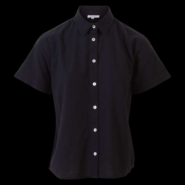 Priser på Steenholt Linett Dame Kortærmet skjorte i hørmix Plus Size - Black - 48