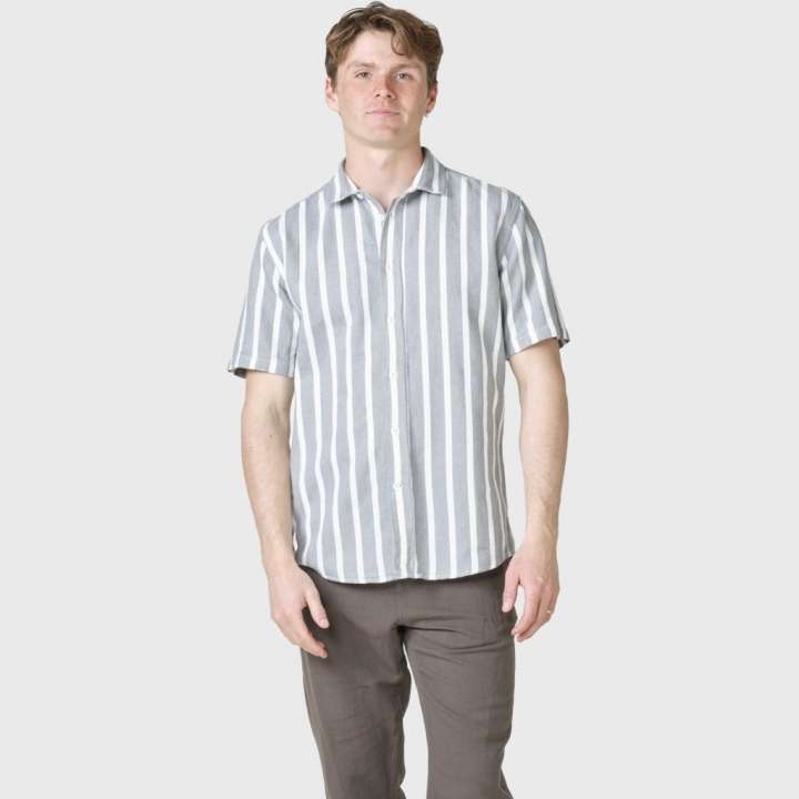 Priser på Klitmøller Collective Kortæmet Skjorte Corneluis-3x-large