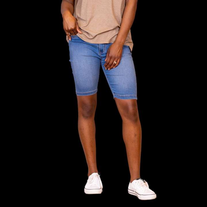 Priser på Steenholt Grace Dame Shorts - M. Light Blue Denim - 38