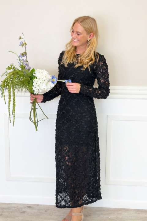 Priser på Loved by Lykke - Kjole - LY Flowerly Dress - Black