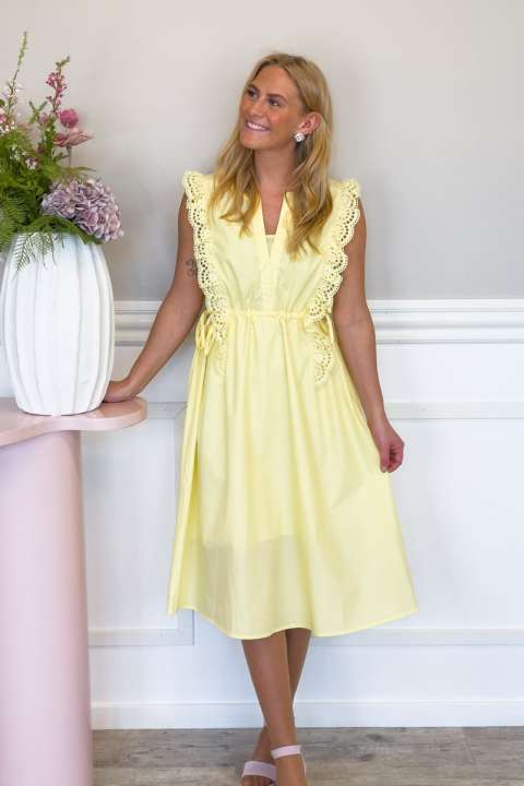 Priser på Loved by Lykke - Kjole - Lace It Dress - Yellow