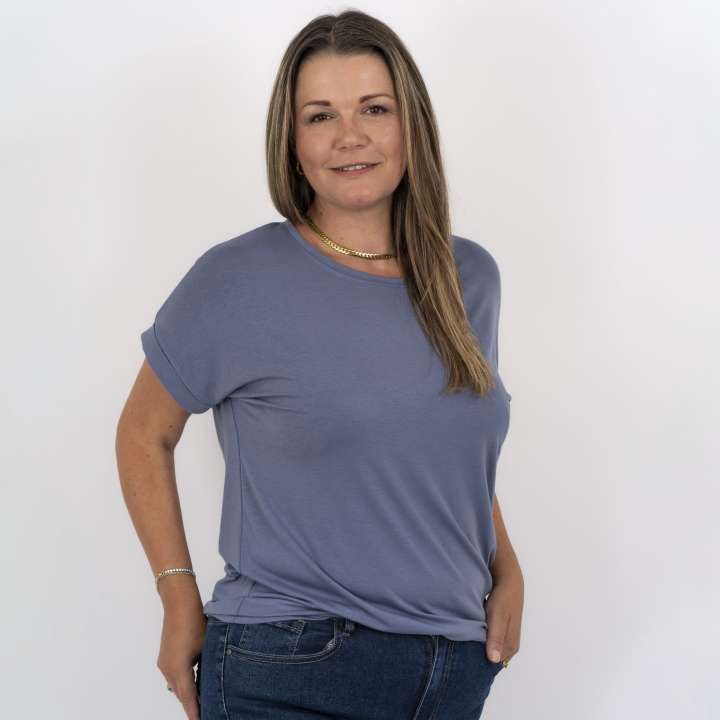 Priser på Steenholt Joan Dame T-shirt Plus Size - COASTAL FJORD - 44