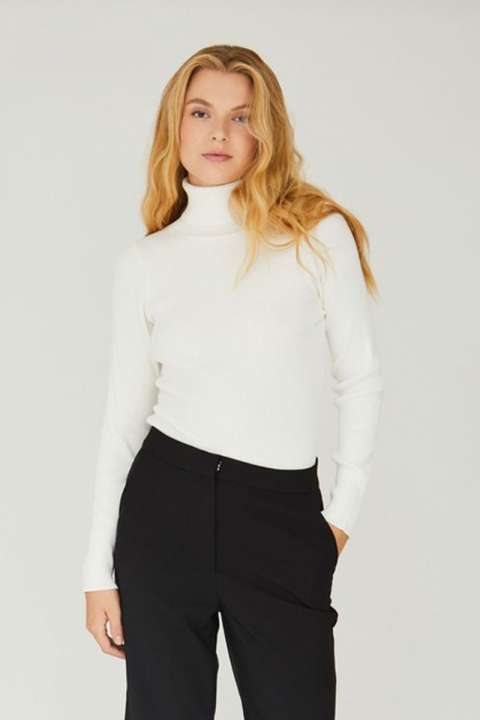 Priser på A-View - Bluse - Rib Rollneck Blouse - Off White