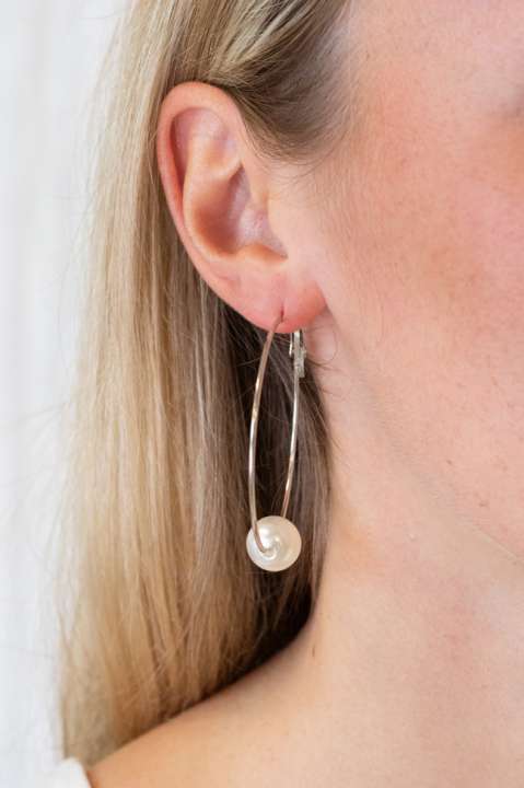Priser på Lucky Lemon - Øreringe - Freya Pearl Hoops - Sølvfarvet
