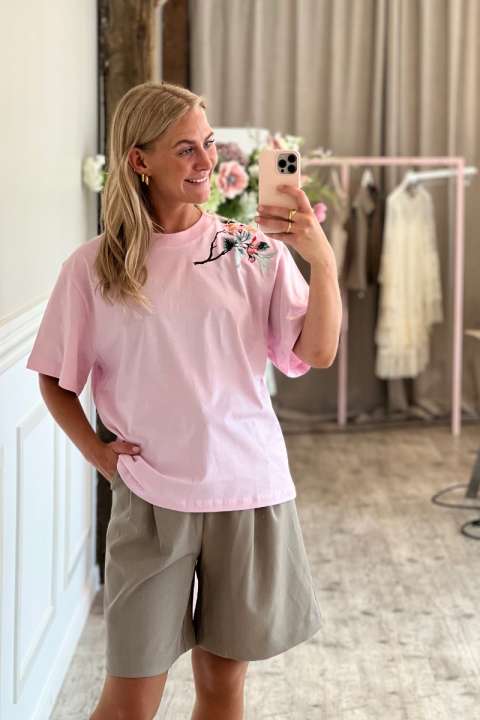 Priser på A-View - T-shirt - Best FlowerTee - Rose